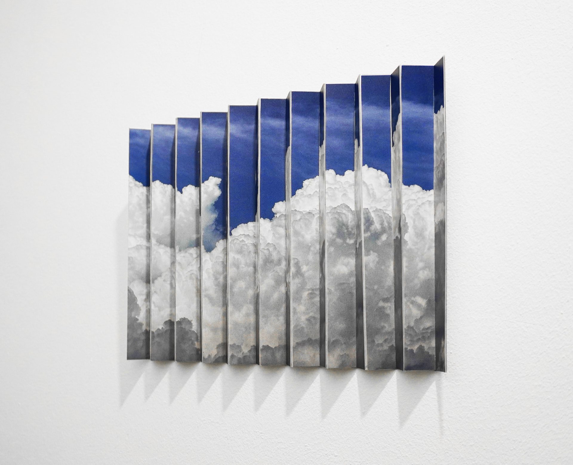 Animated Clouds 2 / vinyl mounted on folded aluminium / 30x20x2cm
.
