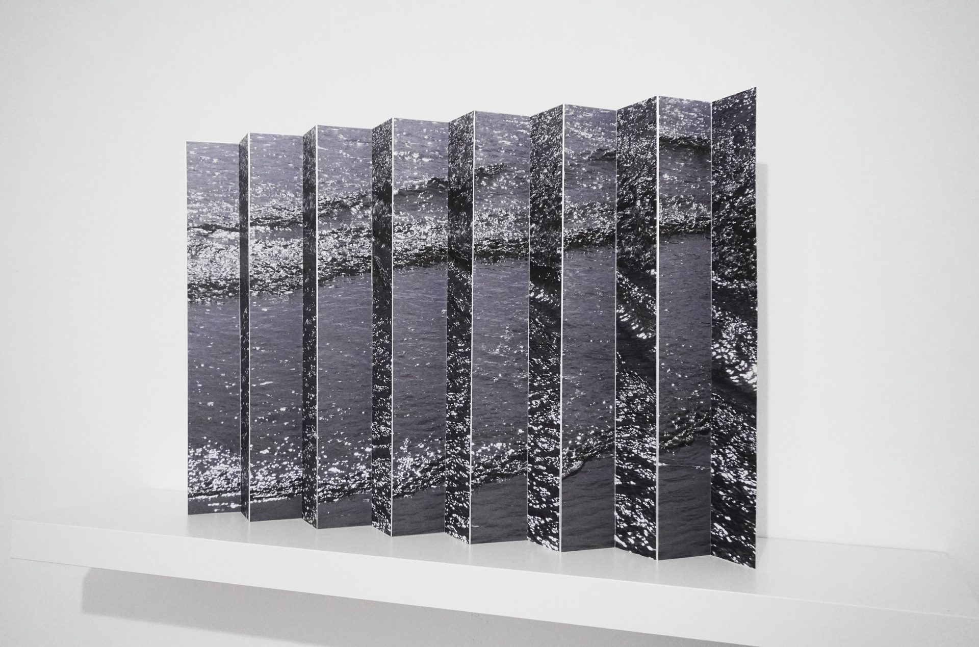 The Unseen Landscape / vinyl mounted on folded aluminium / 40x70cm
.