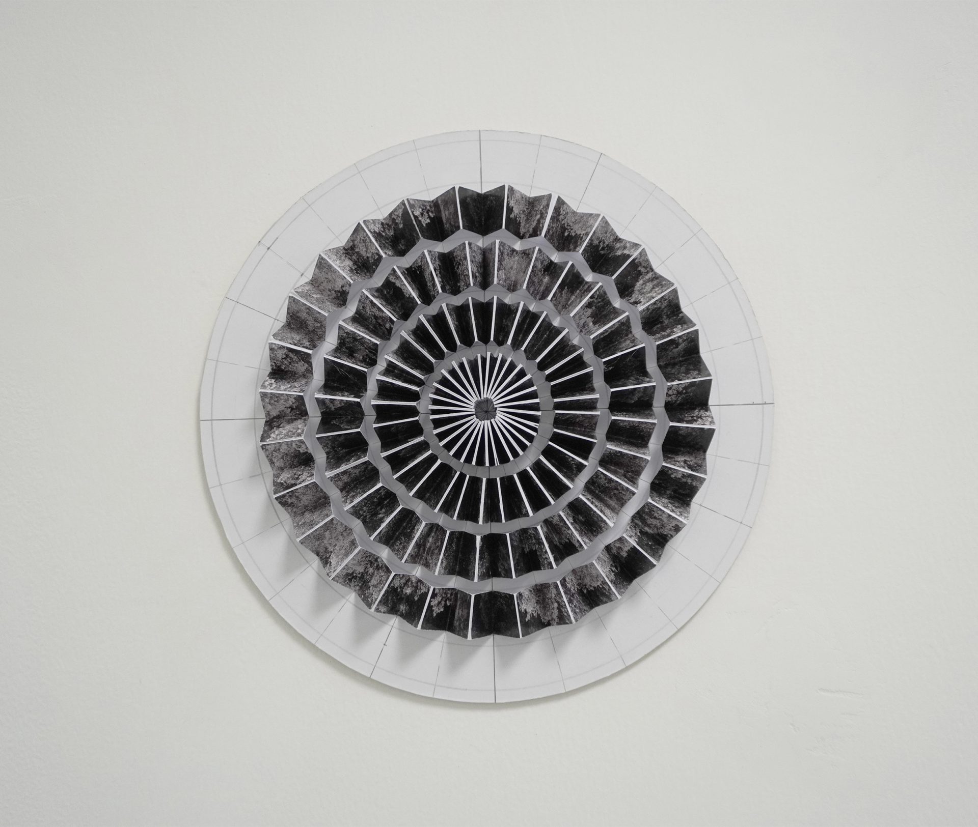 Paper Model no38 / digital print, card / 30x30cm
.
